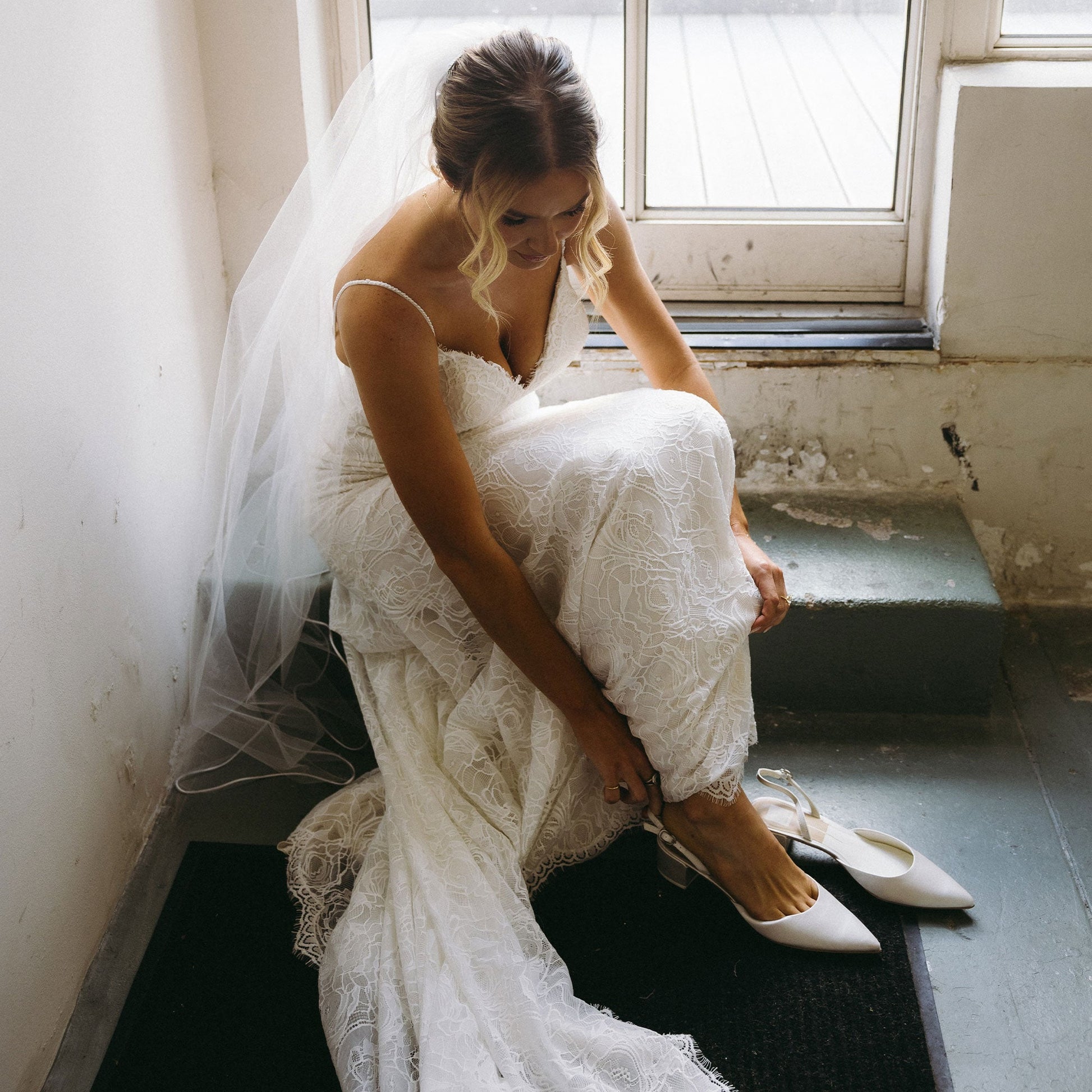 Carel Off White Satin Heels Dolce Vita us