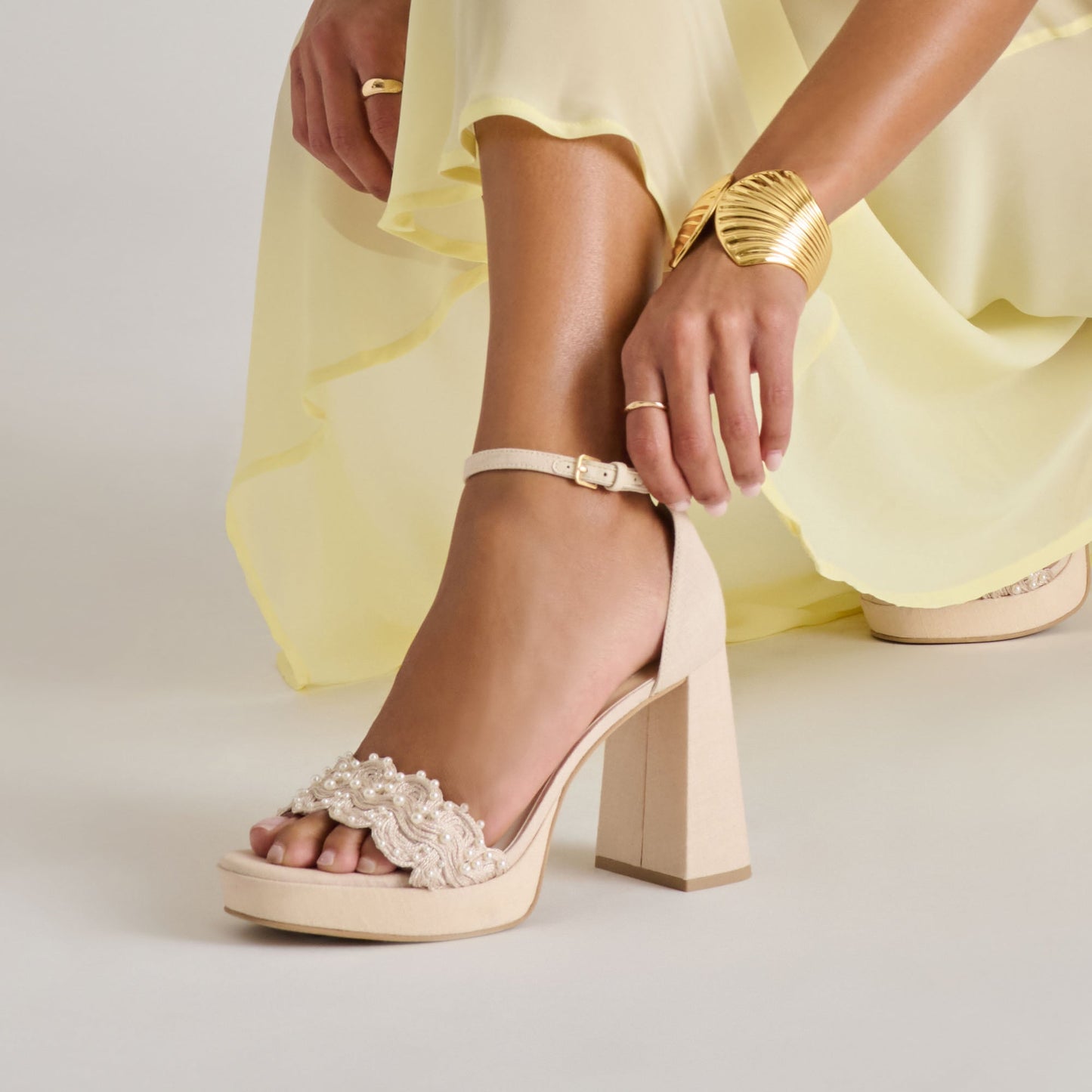 PELTIN PEARL HEELS VANILLA WOVEN RAFFIA
 – Dolce Vita Dolce Vita Outlet