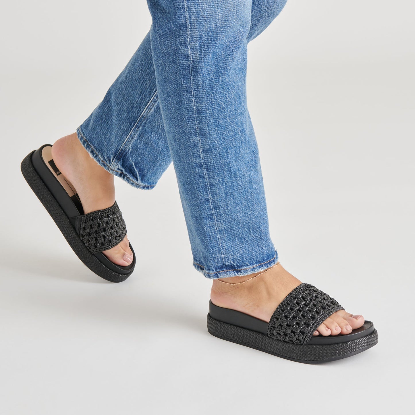 SIDONA SANDALS ONYX RAFFIA
 – Dolce Vita Dolce Vita Outlet