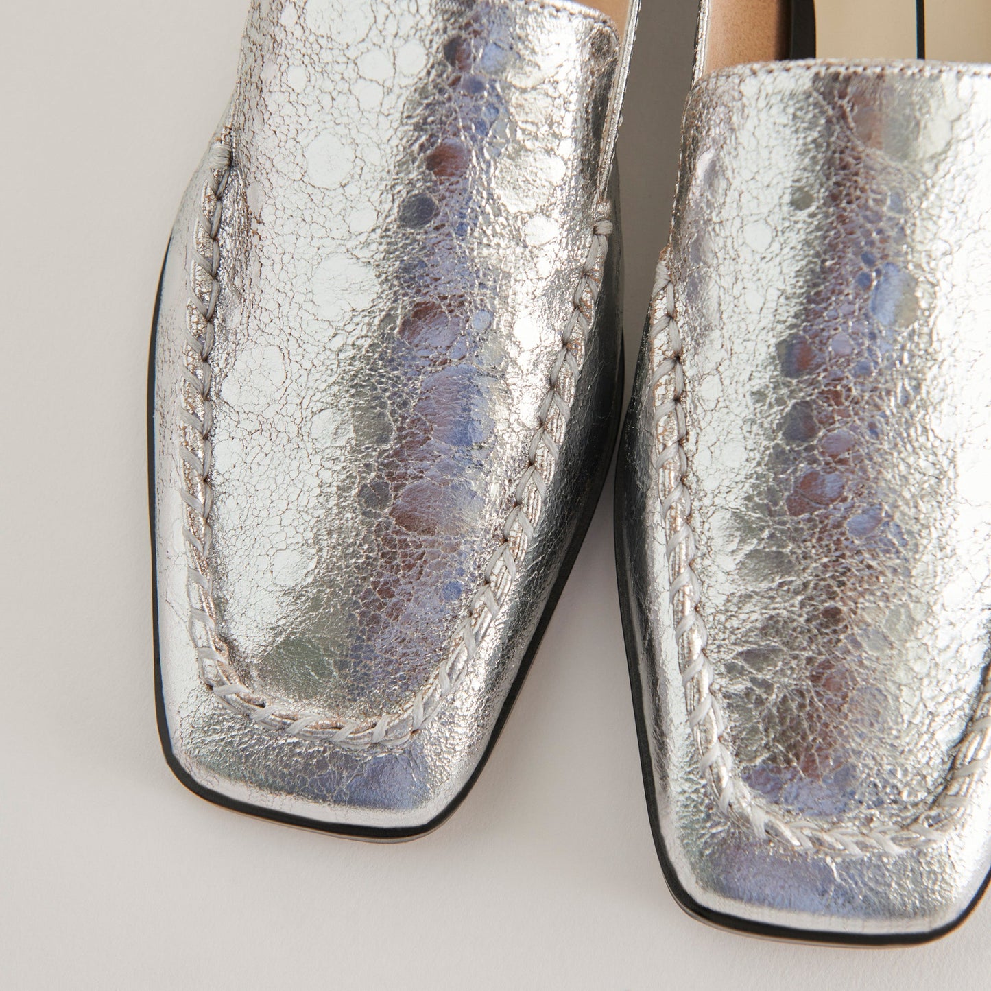 Beny Flats Silver Distressed Leather | Silver Leather Flats for Women
 – Dolce Vita Dolce Vita New