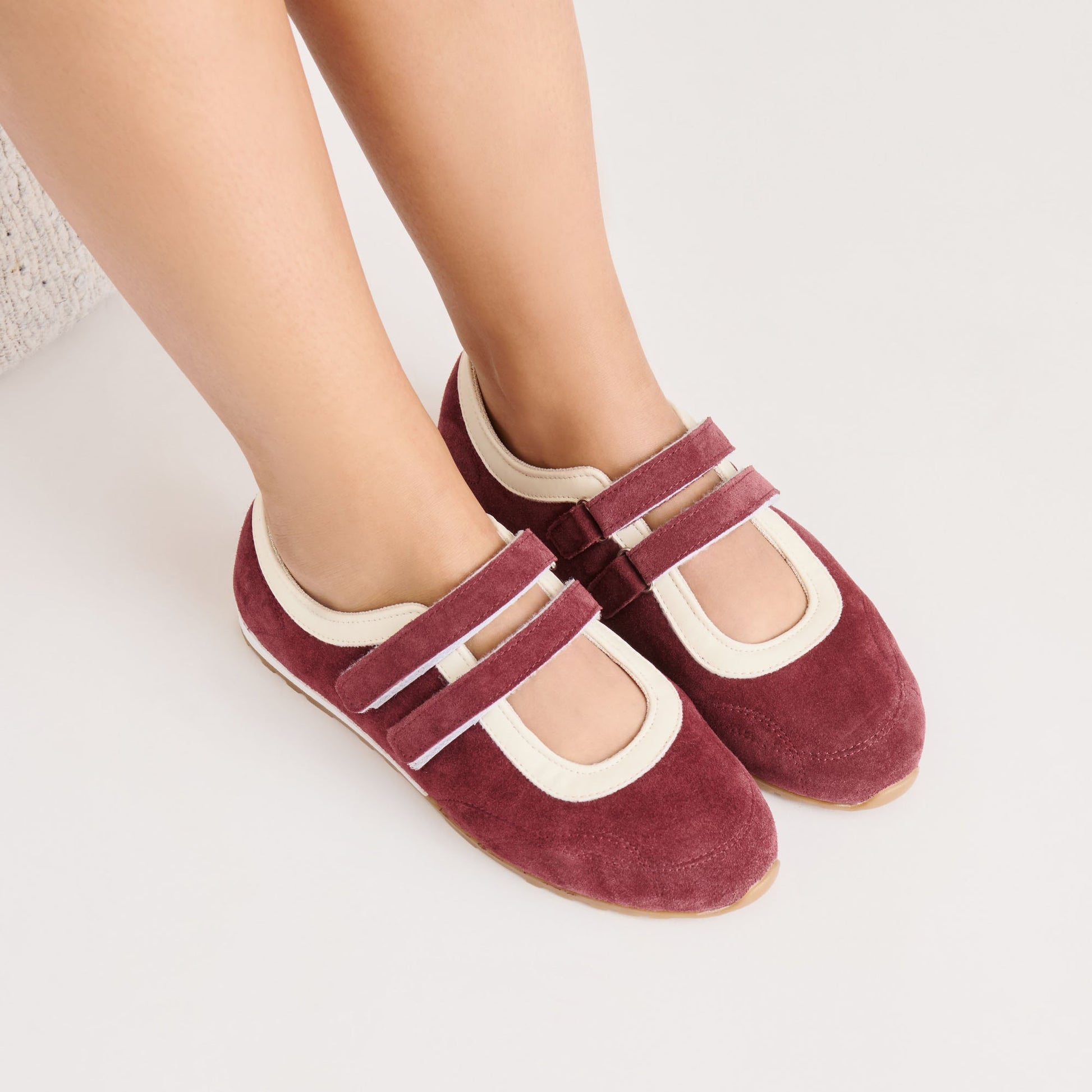 Swan Burgundy Suede Sneakers Dolce Vita us