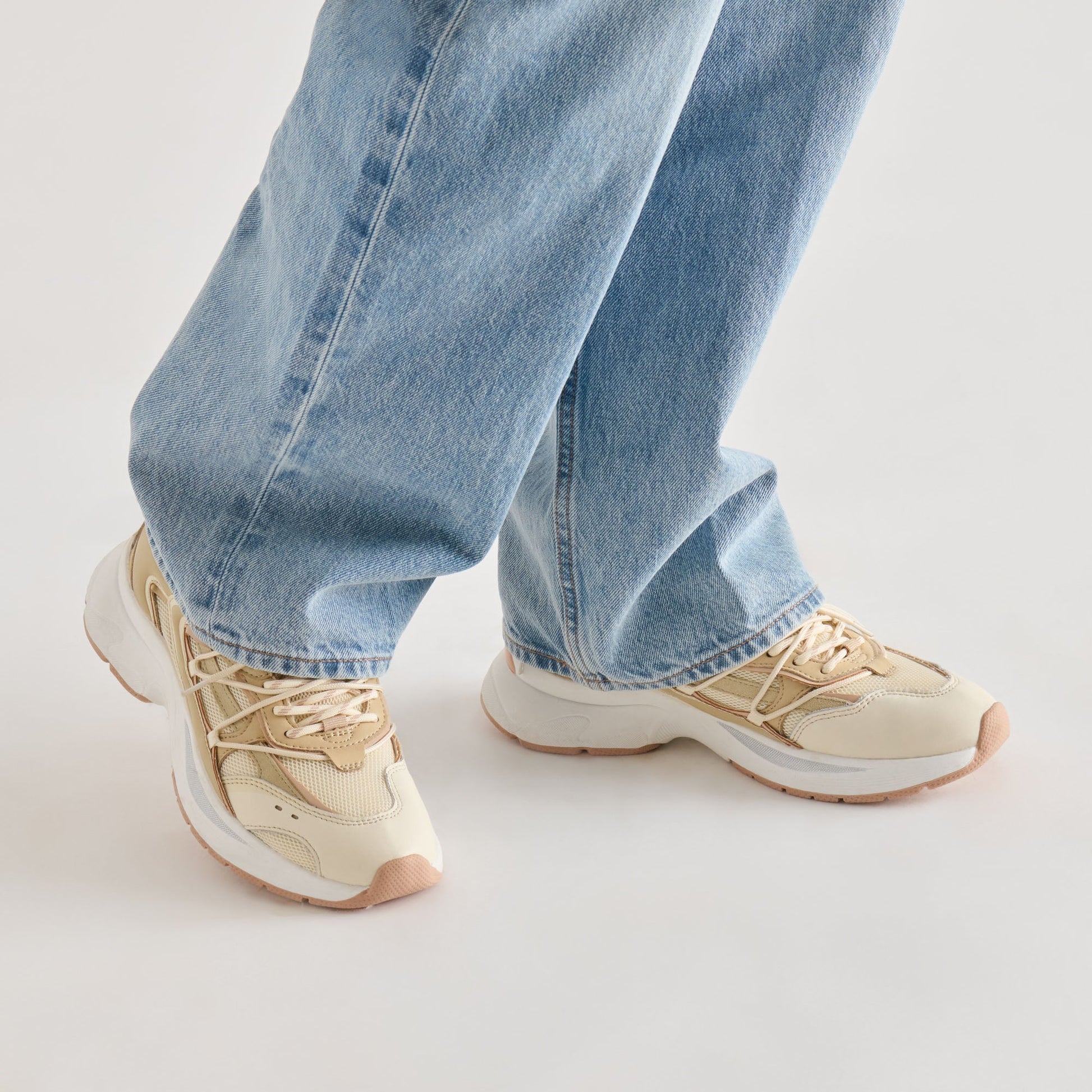 Selmar Off White Leather Sneakers Dolce Vita Discount