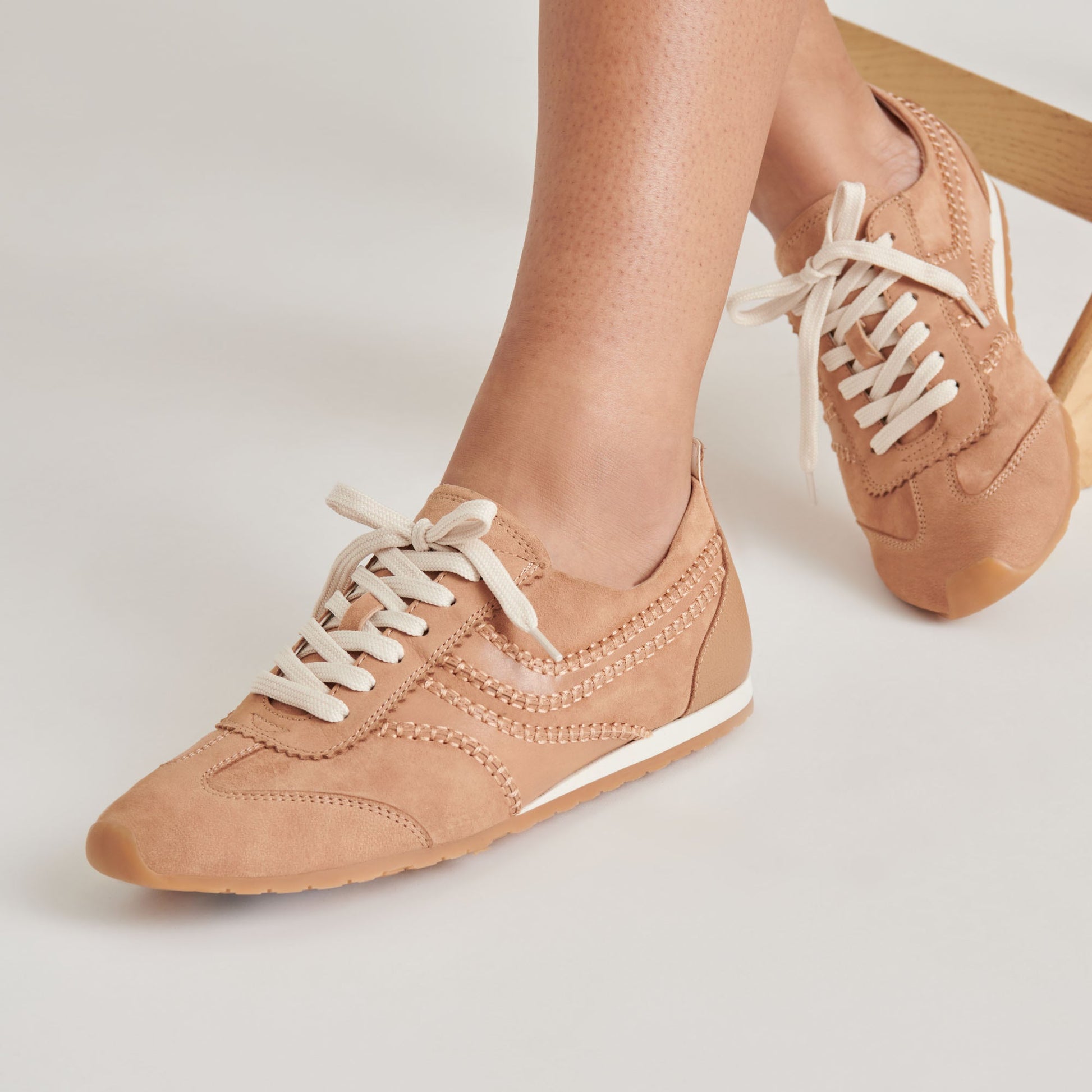 DELANY SNEAKERS TOFFEE NUBUCK
 – Dolce Vita Dolce Vita New