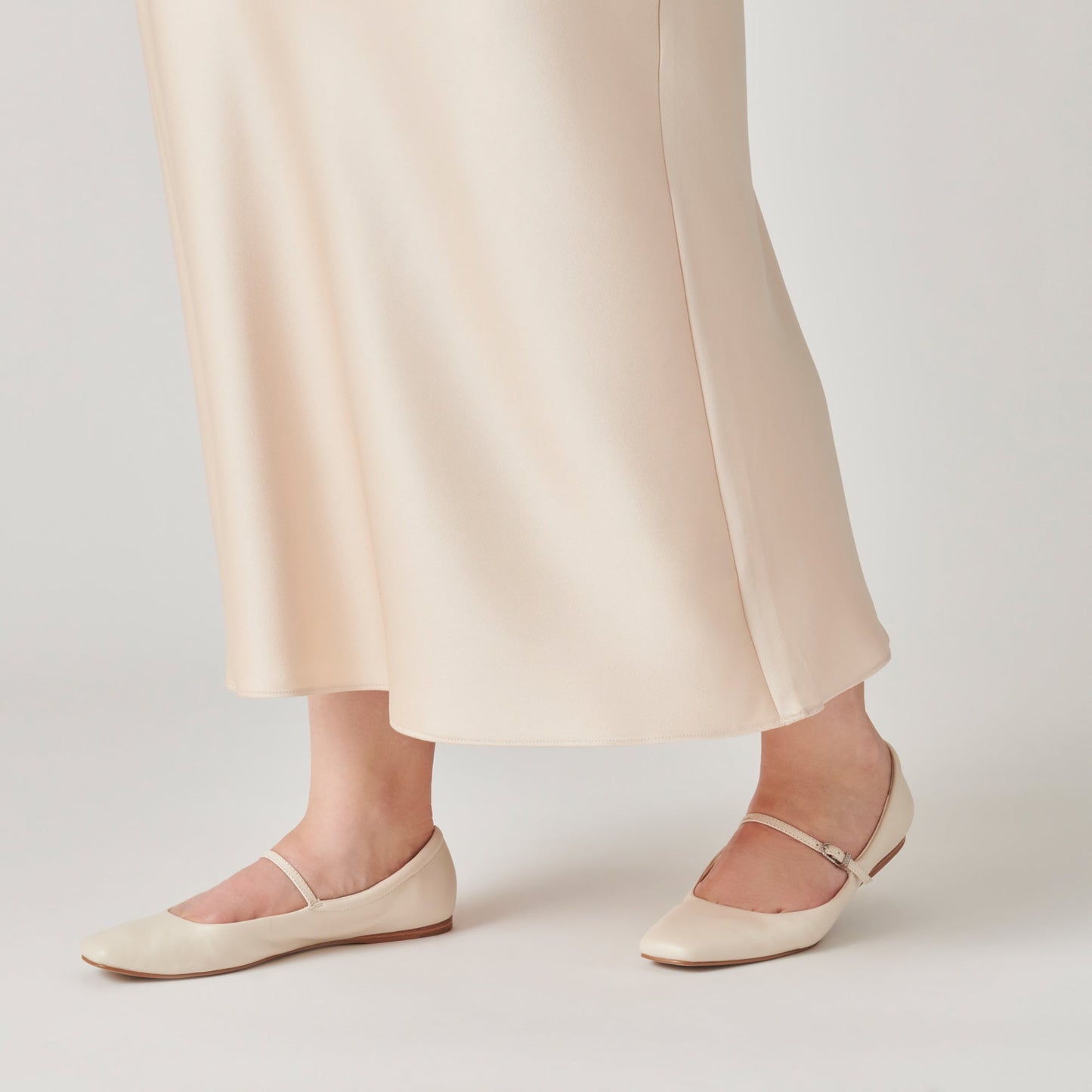 Reyes Ivory Leather Ballet Flats Dolce Vita Discount