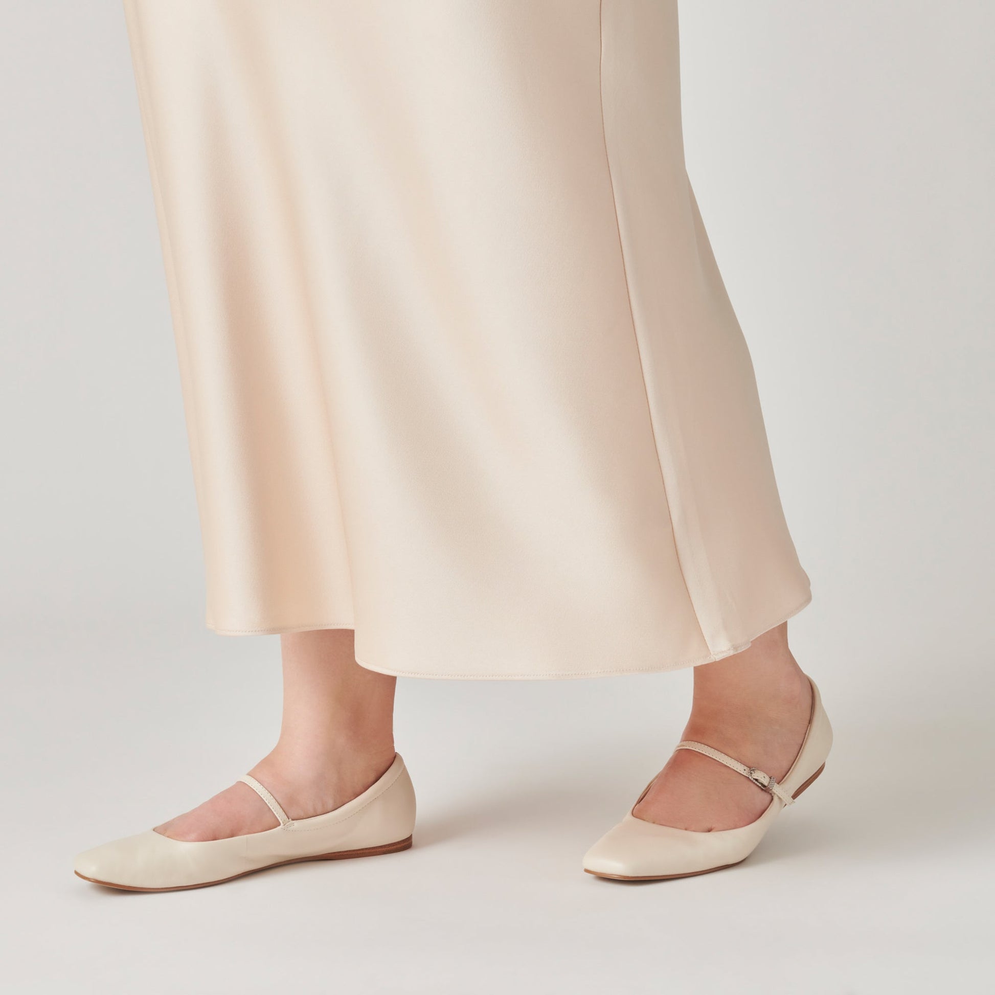 Reyes Wide Ballet Flats Ivory Leather | Ivory Ballet Flats
 – Dolce Vita Dolce Vita For sale