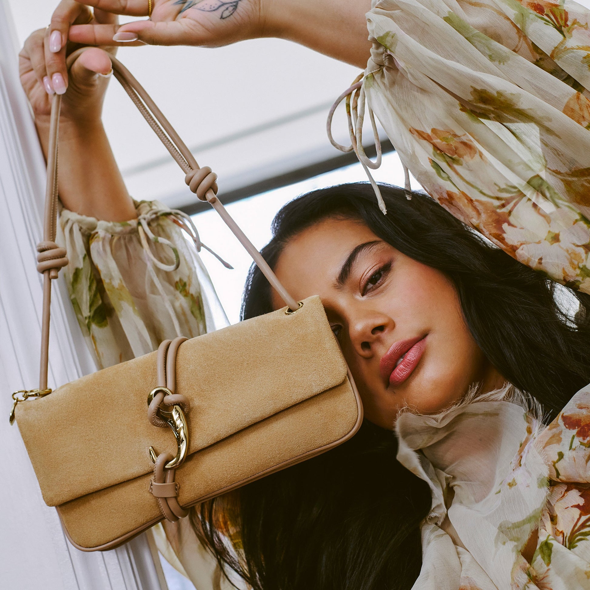 ALICE SHOULDER BAG BEIGE SUEDE
 – Dolce Vita Dolce Vita Online