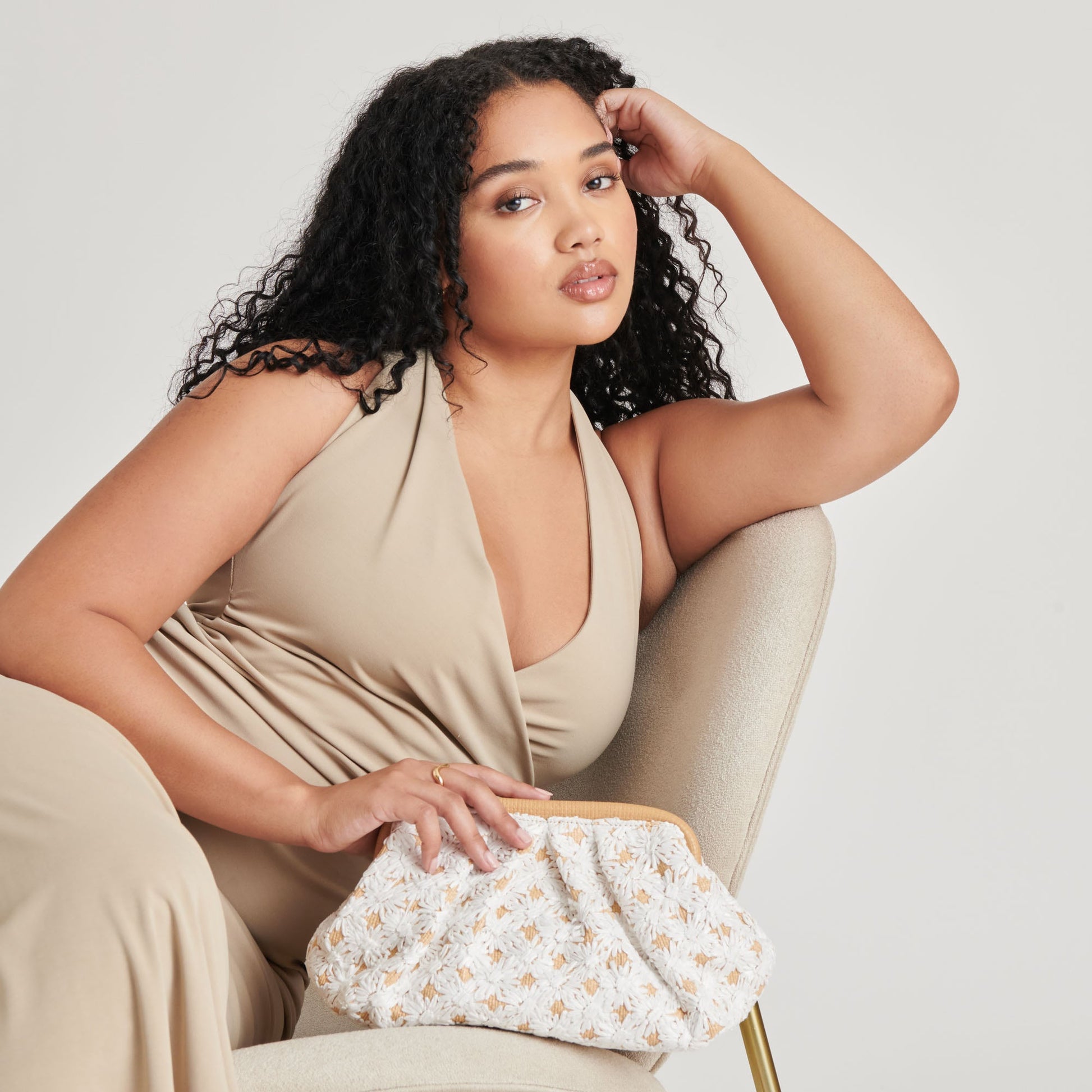 FIORE CLUTCH EMBROIDERED NATURAL RAFFIA
 – Dolce Vita Dolce Vita us
