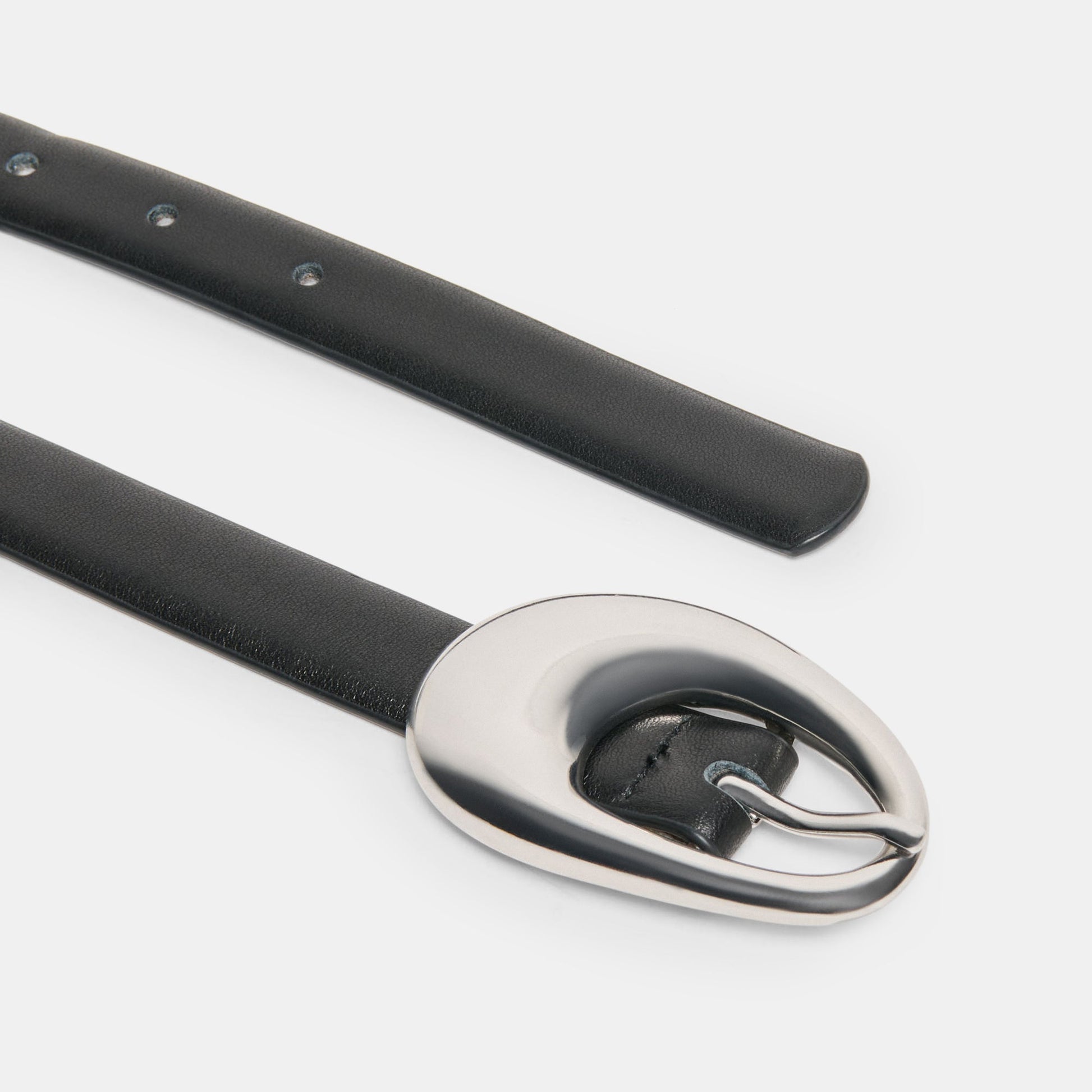 Organic Oval Black Silver Buckle Belt Dolce Vita For sale
